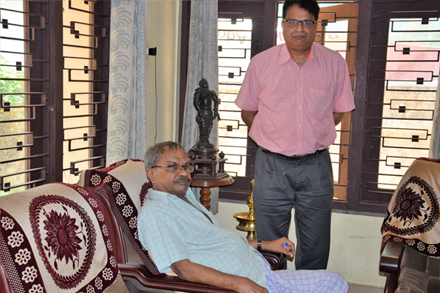 Presenting My Book on FSM to MT Vasudevan Nair, Iconoclast, Filmmaker and Writer at his Kozhikode Home.